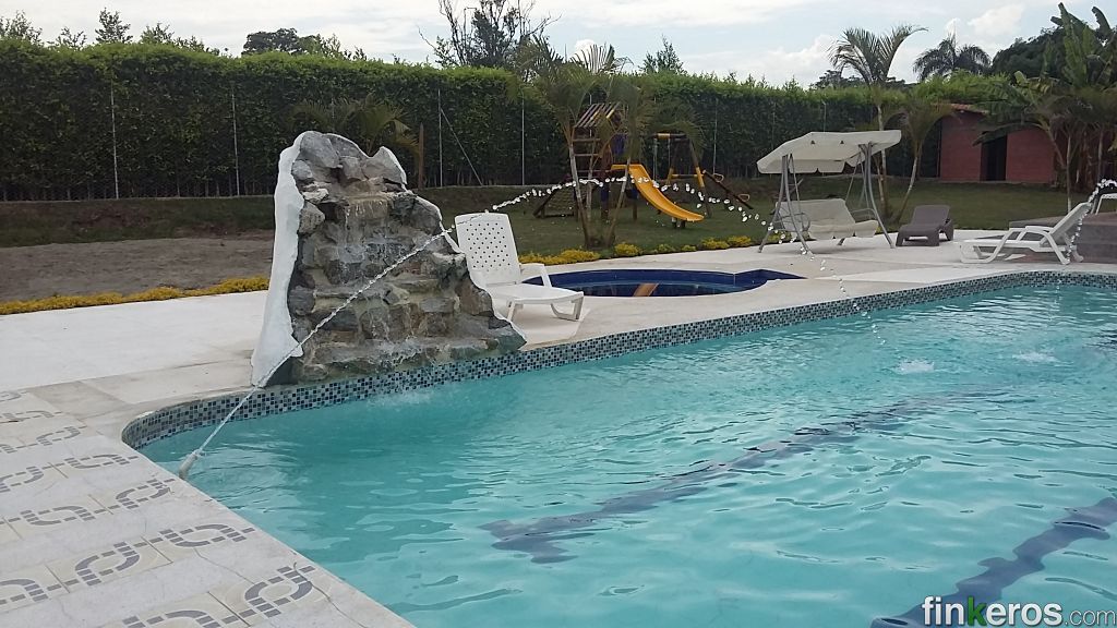 FINCA DE LUJO ECONÓMICA PARA GRANDES GRUPOS - Finca en Pereira, Risaralda